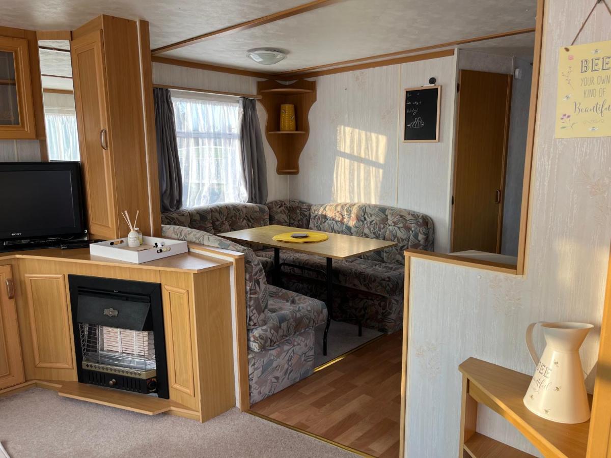 The Samanda Van Newport Caravan Park Hotell Hemsby Exteriör bild