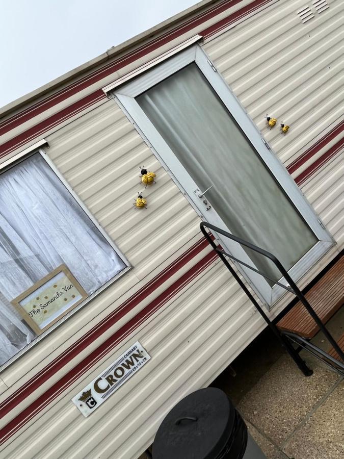 The Samanda Van Newport Caravan Park Hotell Hemsby Exteriör bild