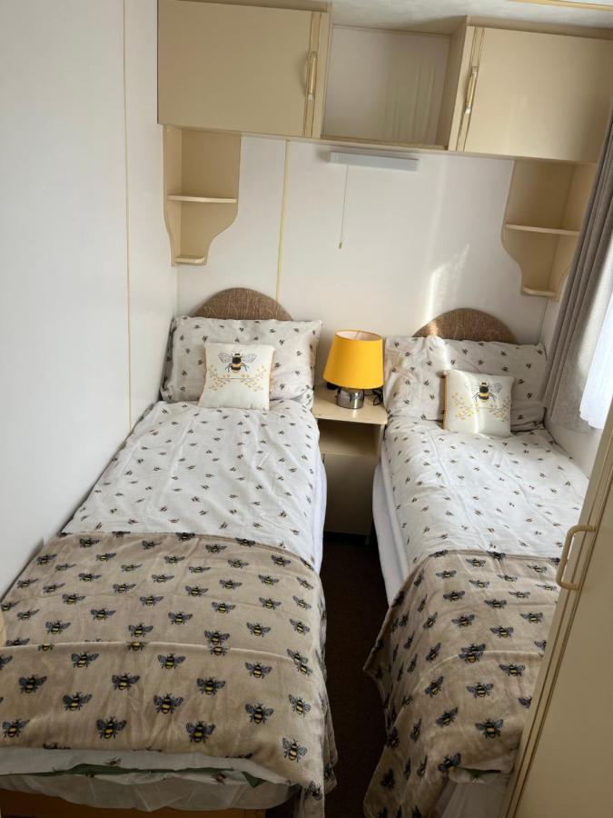 The Samanda Van Newport Caravan Park Hotell Hemsby Exteriör bild