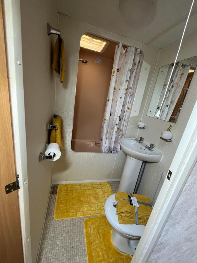 The Samanda Van Newport Caravan Park Hotell Hemsby Exteriör bild