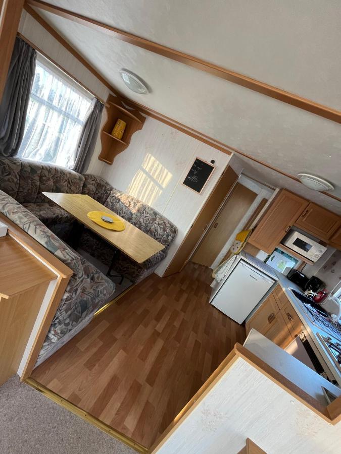 The Samanda Van Newport Caravan Park Hotell Hemsby Exteriör bild