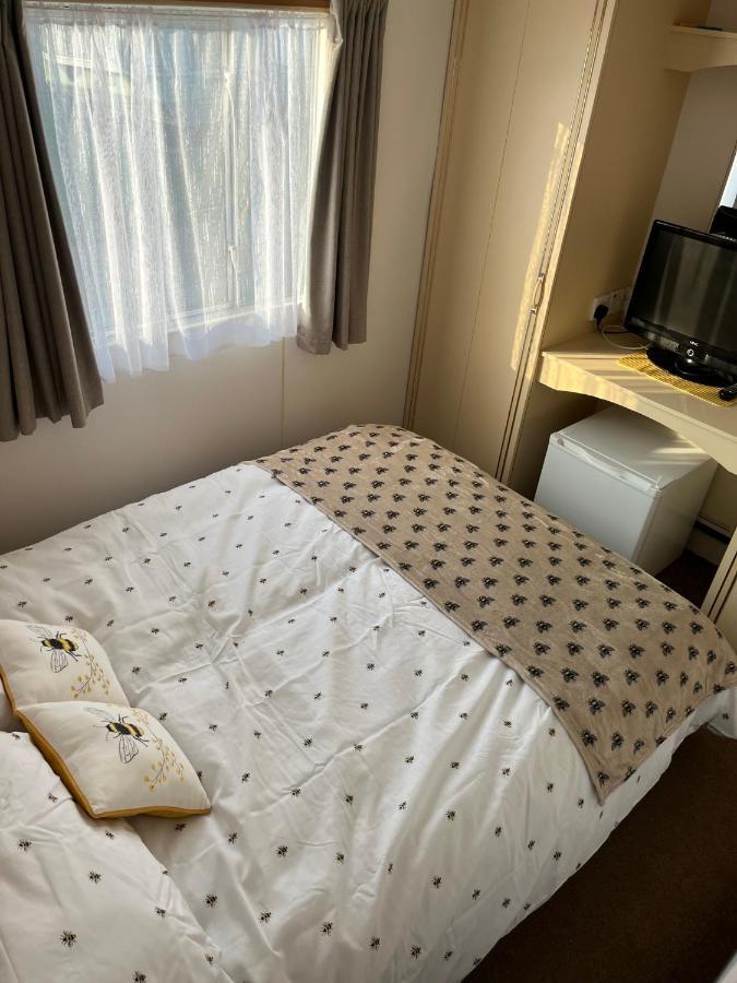 The Samanda Van Newport Caravan Park Hotell Hemsby Exteriör bild